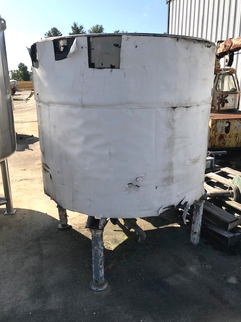 used 600 Gallon Hamilton Stainless Steel Tank. Cone bottom and open top. 5' dia. x 4' T/T.  76